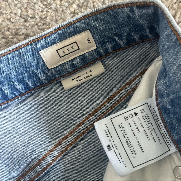 AYR The LaLa High Rise Straight Jean Short EUC - Picture 6 of 8